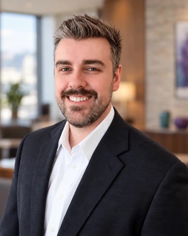 Portrait of Andrew Hansen